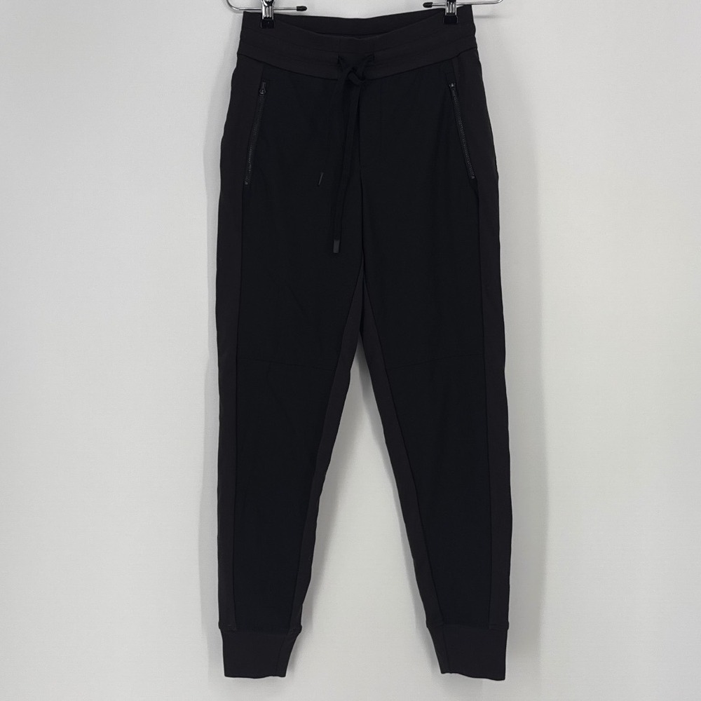 Athleta Headlands Hybrid Cargo Women Joggers 0 Black Drawstring Zipper Pockets